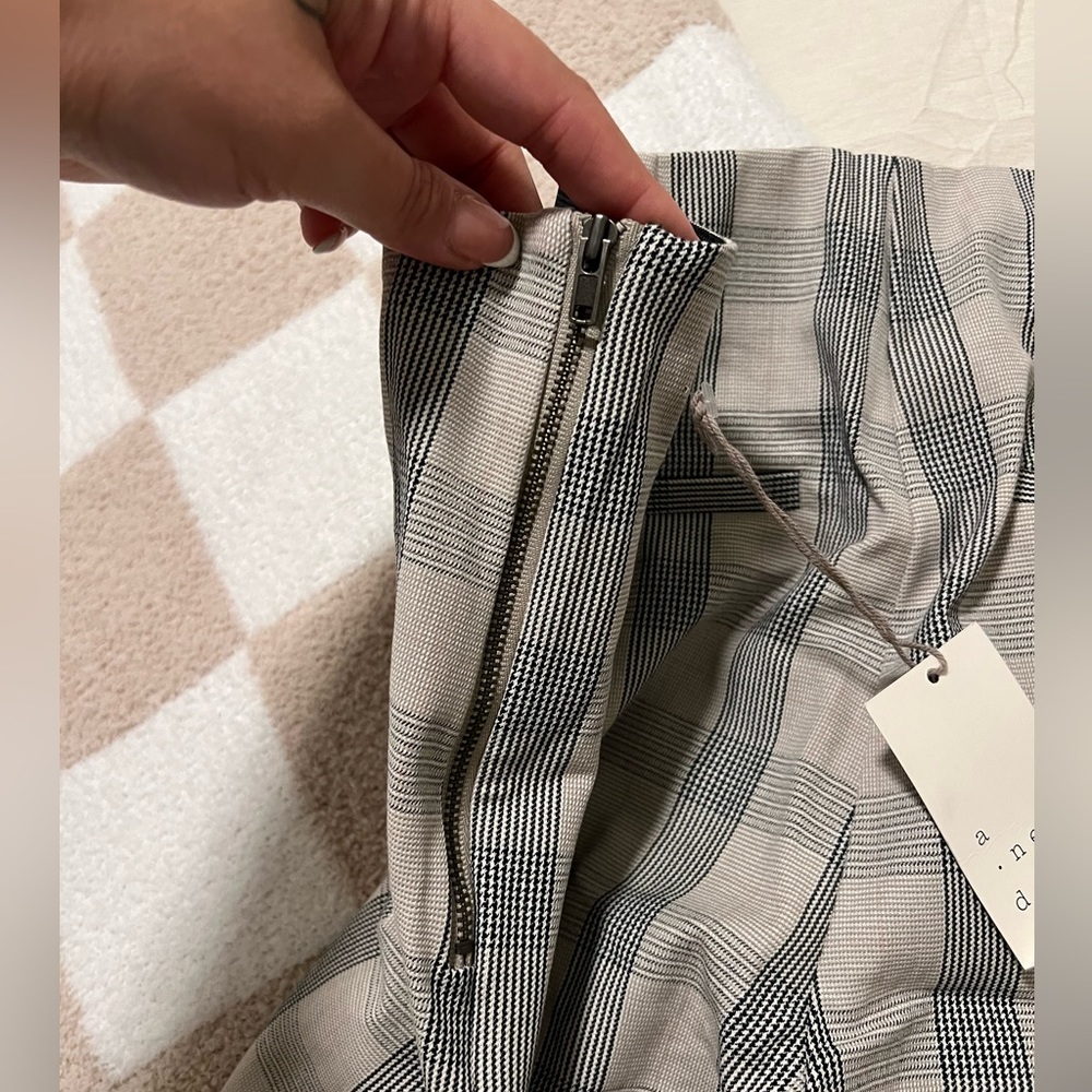 Pants - Picture 3 of 4